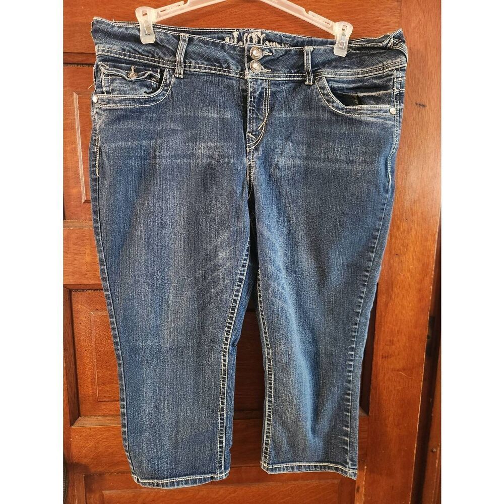 WallFlower Womens Capri Jeans Sz 17 Embellished Pockets Aprox 40 waist